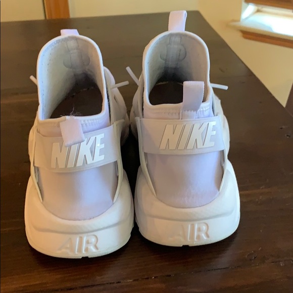 Triple white nike huaraches - Picture 4 of 4